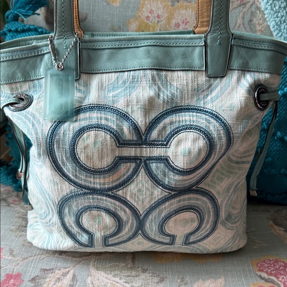 Coach Audrey Op Art Swirl Leigh Slim Line Tote Bag Blue White EUC - Picture 1 of 10
